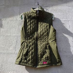 Women’s Under Armour Storm Quilted Vest camo green size small hidden pockets